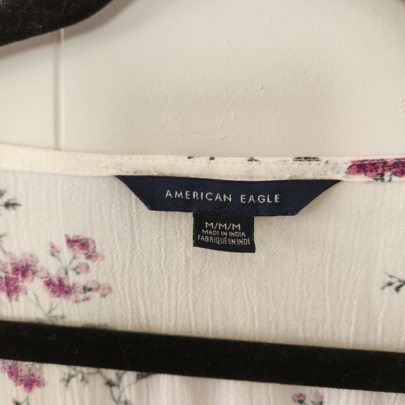 American Eagle White Smocked Floral Cottagecore White Top Bell 3/4 Sleeves Boho - Picture 6 of 8